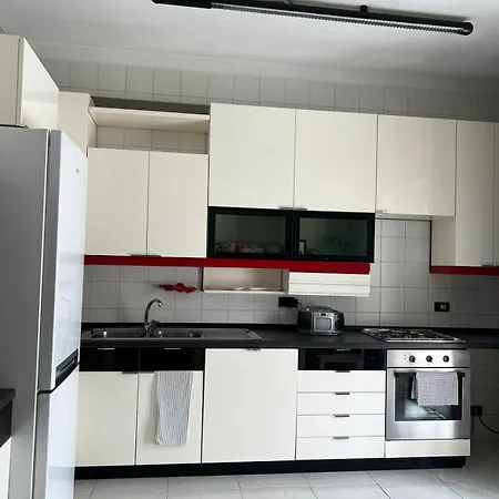 Garibaldi Plaza バーリ