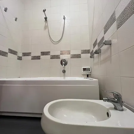 別荘 Garibaldi Plaza