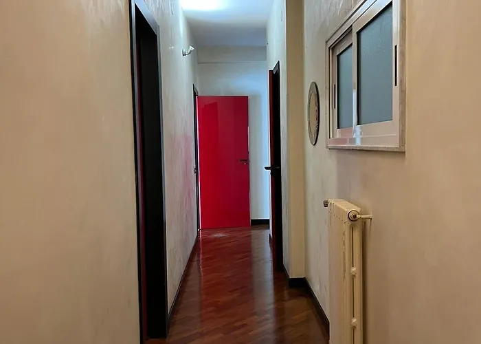 Garibaldi Plaza Nyaraló